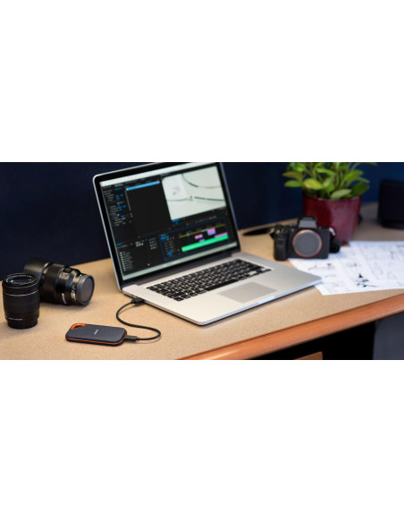 External SSD, SANDISK, Extreme Pro, 4TB, USB-C, Write speed 2000 MBytes/sec, Read speed 2000 MBytes/sec, SDSSDE81-4T00-G25