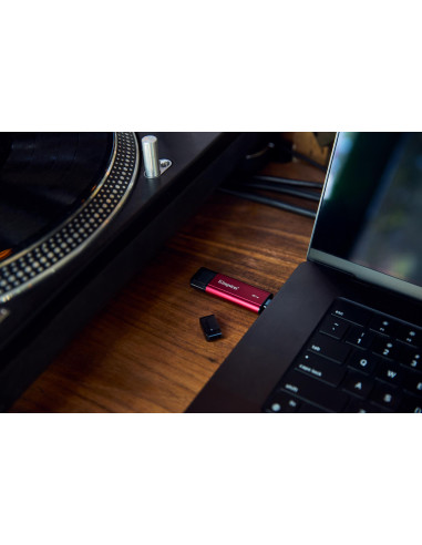 External SSD, KINGSTON, 2TB, 3D NAND, Write speed 950 MBytes/sec, Read speed 1050 MBytes/sec, SPSD/2TB